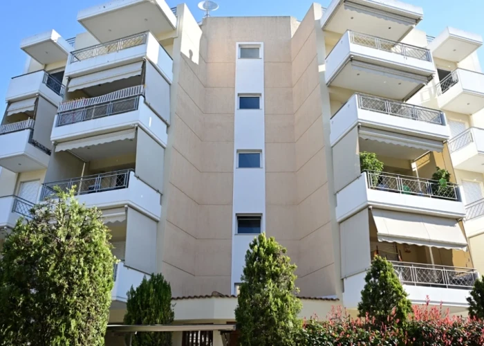 Γυναίκα στο Μαρούσι έπεσε από τον 4ο, προσγειώθηκε στον 3ο, ανέβηκε και ξαναέπεσε - Συνελήφθη ο σύζυγός της