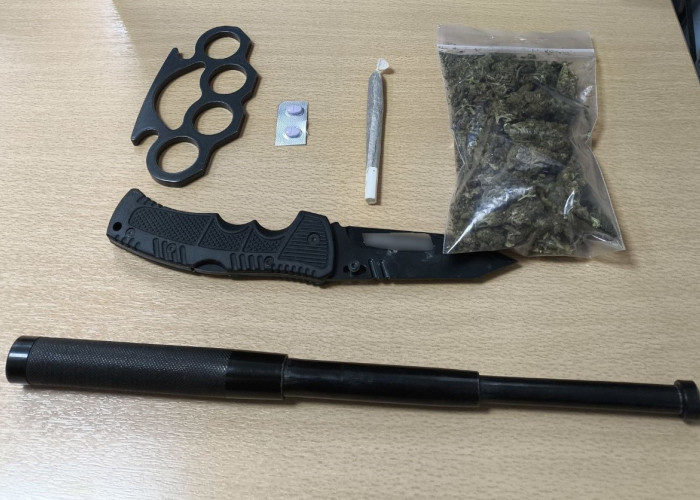 Σέρρες: Χειροπέδες σε ζευγάρι για ναρκωτικά και όπλα