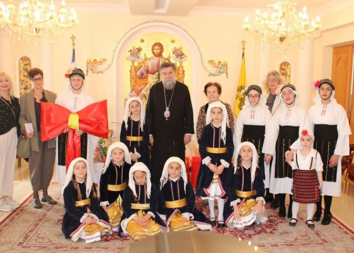 Παιδιά του «ΛΥΚΕΙΟΥ ΕΛΛΗΝΙΔΩΝ» Σερρών  επισκέφθηκαν τον Σεβ. Ποιμενάρχη τους