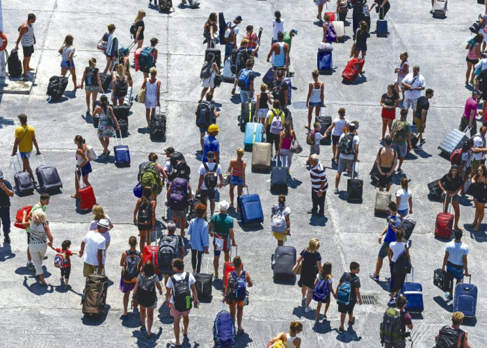 Νωρίτερα και με αυξημένες παροχές ξεκινά ο Κοινωνικός Τουρισμός της ΔΥΠΑ – Οι δικαιούχοι