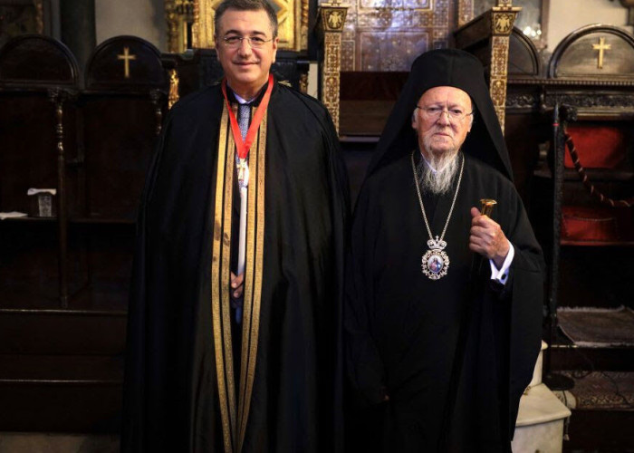 Άρχων Κυαίστωρ ο Απόστολος Τζιτζικώστας!