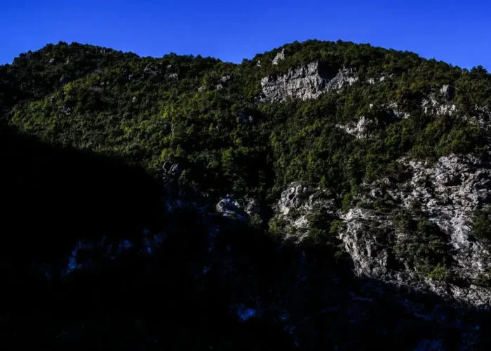 Παρνασσός: Δύο ορειβάτες αποπροσανατολίστηκαν και χάθηκαν στο βουνό – Γίνεται επιχείρηση για τη διάσωσή τους