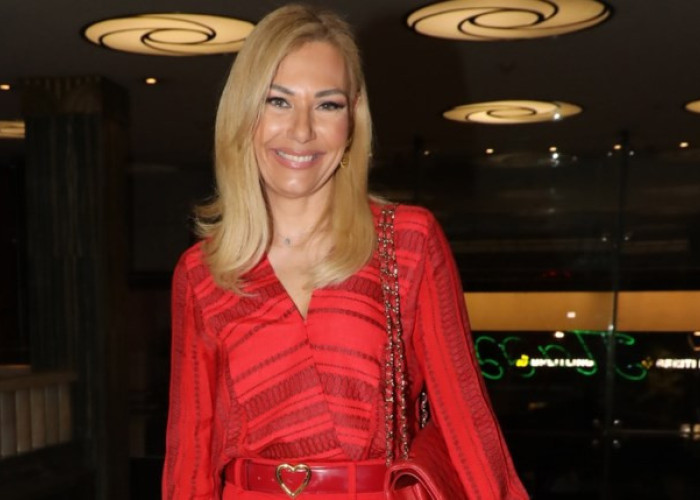Τίνα Μεσσαροπούλου: "Είμαστε ευλογημένοι που σ' έχουμε δίπλα μας να μας προστατεύεις"