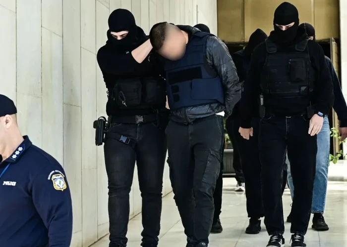 Άγιος Δημήτριος: Προθεσμία για να απολογηθεί την Τρίτη έλαβε ο 20χρονος - «Βρίσκεται σε σοκ»