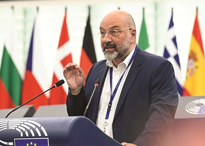 Κομισιόν σε Σάκη Αρναούτογλου- Μπορούμε να στηρίξουμε τη Λέσβο εφόσον το ζητήσει η Ελλάδα