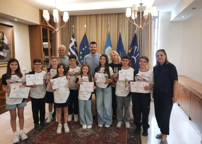 Πρώτη θέση για την ομάδα «BoomFasters» του 20ου Δημοτικού Σχολείου στον διαγωνισμό Stem Racing Ελλάδος 2025.