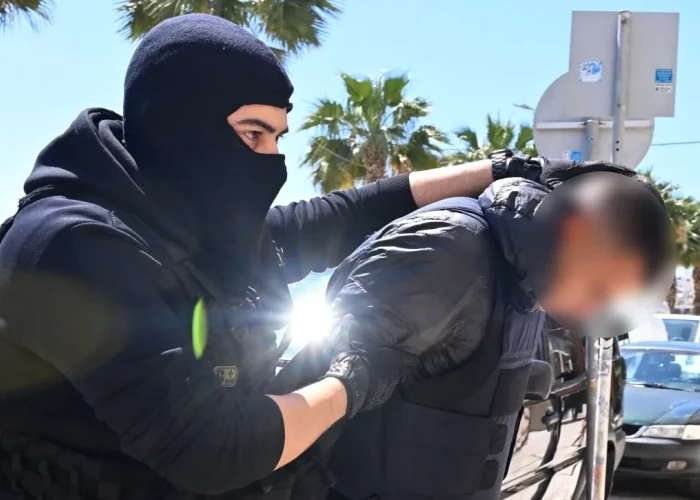 Δολοφονία στον Άγιο Δημήτριο: Νέο βίντεο με τις κινήσεις του 20χρονου πριν σκοτώσει τον 27χρονο