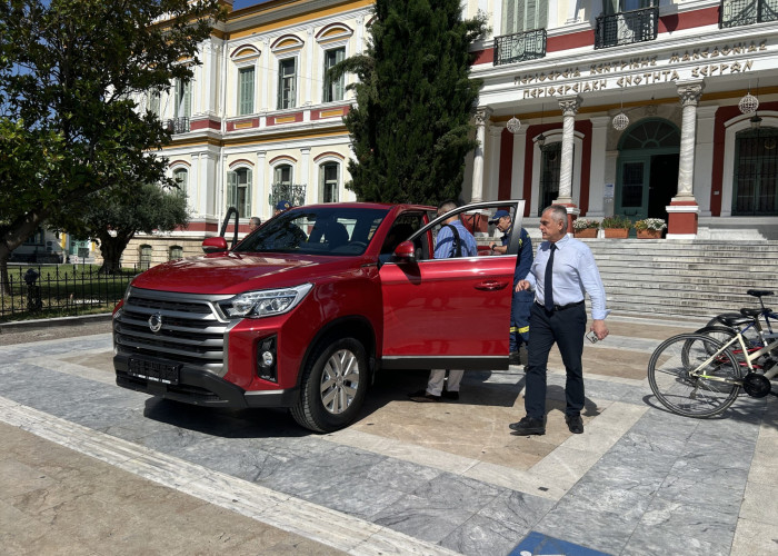 Παραδόθηκε όχημα 4Χ4 στην Πυροσβεστική Υπηρεσία από την ΠΕ Σερρών
