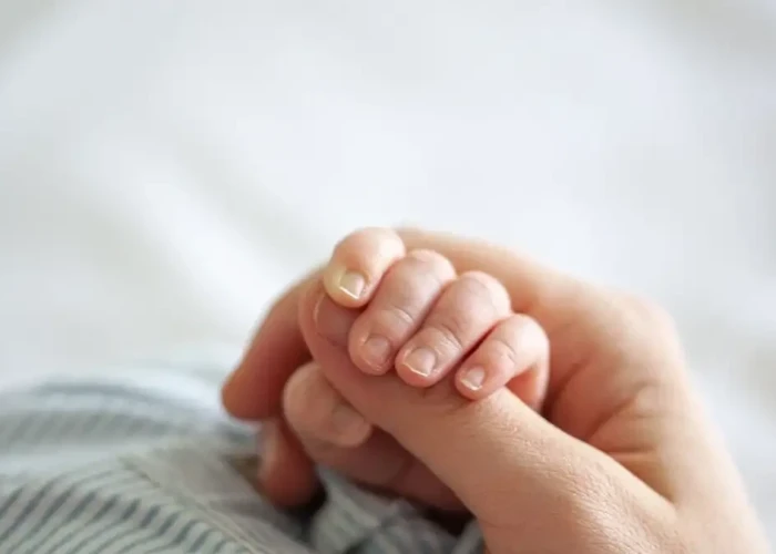 Βόλος: Αγωνία για βρέφος, φόβοι ότι κατάπιε ποντικοφάρμακο