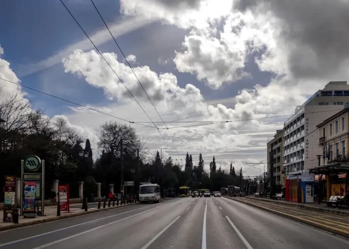 Καιρός αύριο: Στους 34 βαθμούς η θερμοκρασία – Βροχές και καταιγίδες στα ορεινά