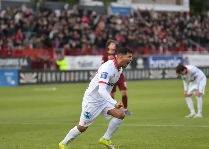 Πανσερραϊκός – ΑΕΛ Novibet 1-1: Ο Καρέλης με πέναλτι στο 90+8 βύθισε τους «βυσσινί» στη μάχη της παραμονής στη Super League