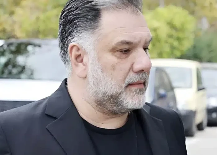 Συγκινεί ο Γρηγόρης Αρναούτογλου για την απώλεια του: «Δεν πρόλαβα να τον αποχαιρετήσω»