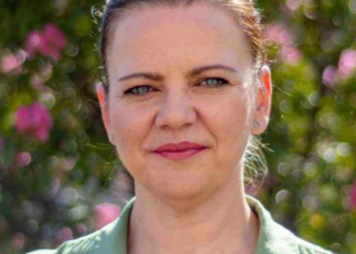 Έλενα Τούσκα “Μα για δυο δέντρα κάνετε έτσι;”