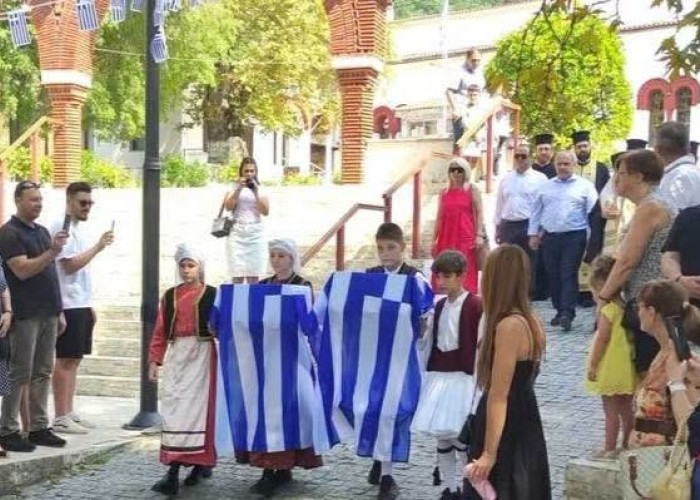 Υποδοχή και ενταφιασμός των οστών των ηρώων Χρήστου και Ελένης Μαρούδη στα Άνω Πορόια