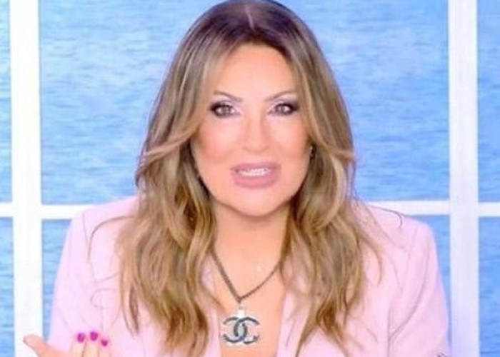 Ναταλία Γερμανού: "Δεν υπάρχει μεγάλο περιθώριο παραμονής του Κώστα Τσουρού στο κανάλι"