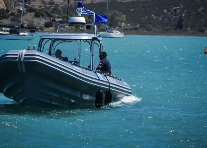 Βυθίστηκε σκάφος στη Χαλκιδική - Κολυμπώντας βγήκαν στην ακτή οι πέντε επιβάτες
