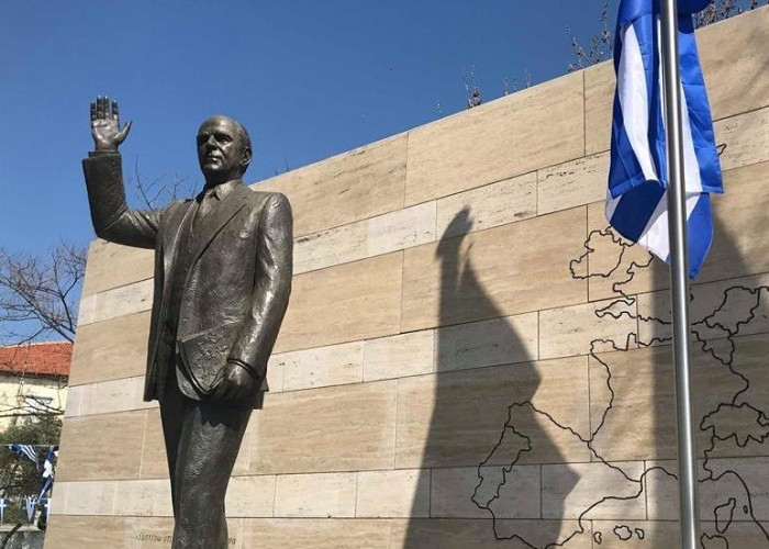 Καφετέρια ο Ξενώνας Κωνσταντίνου Καραμανλή στην Πρώτη Σερρών;