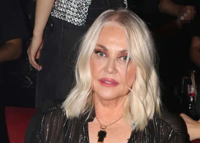 Βαρύ πένθος για τη Ρούλα Κορομηλά – Έφυγε από τη ζωή ο πατέρας της