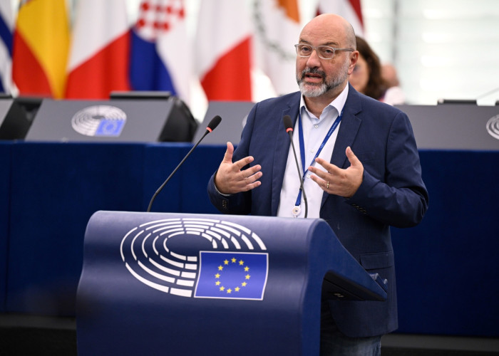 Σάκης Αρναούτογλου: Η ερημοποίηση δεν αρχίζει όταν εμφανιστεί η έρημος.