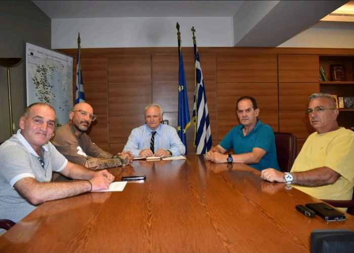 Συνάντηση της Γενικής Συνομοσπονδίας με τον Υφυπουργό Γιάννη Ανδριανό για τα ζητήματα των παραγωγών πωλητών λαϊκών αγορών και τη νέα ΚΑΠ
