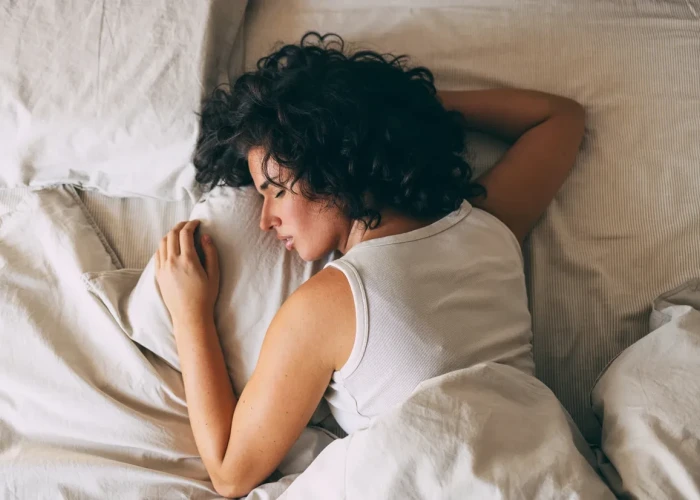 8 χρήσιμα tips για ποιοτικό ύπνο το καλοκαίρι – Δύο ειδικοί συμβουλεύουν