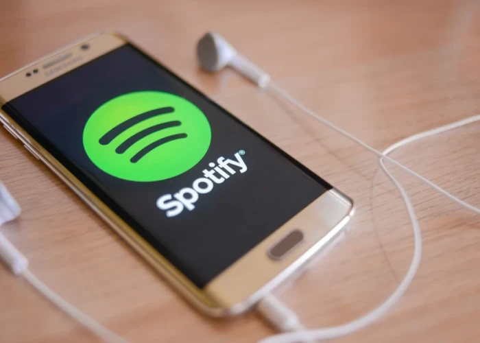 Το Spotify θα αρχίσει να «μαρκάρει» τα τραγούδια που είναι φτιαγμένα από τεχνητή νοημοσύνη΄