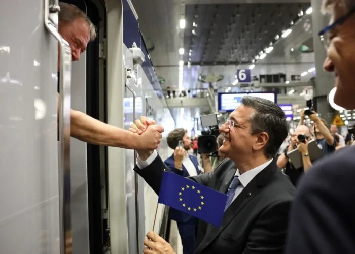 Ο Απόστολος Τζιτζικώστας εγκαινίασε τη σιδηροδρομική σύνδεση Πράγας – Βερολίνου - Κοπεγχάγης