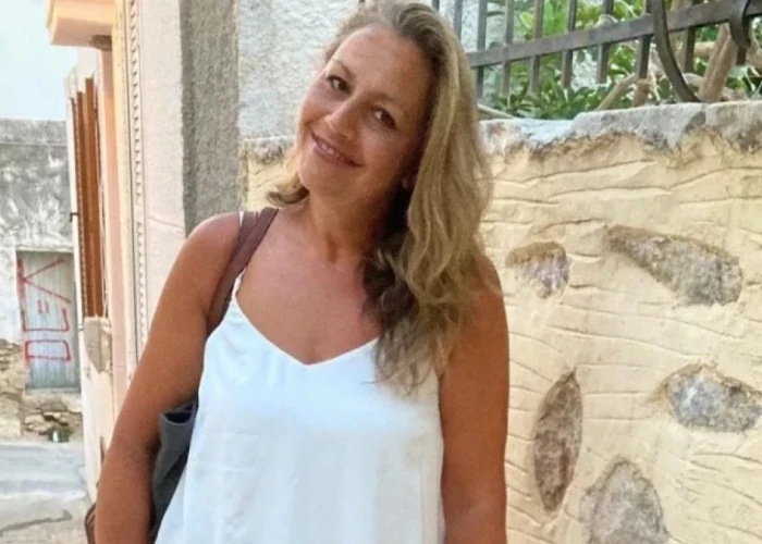 «Ένα τσίμπημα από τσιμπούρι άλλαξε τη ζωή μου»: Η 51χρονη που έπεσε σε κώμα μετά τις διακοπές στη Σύρο