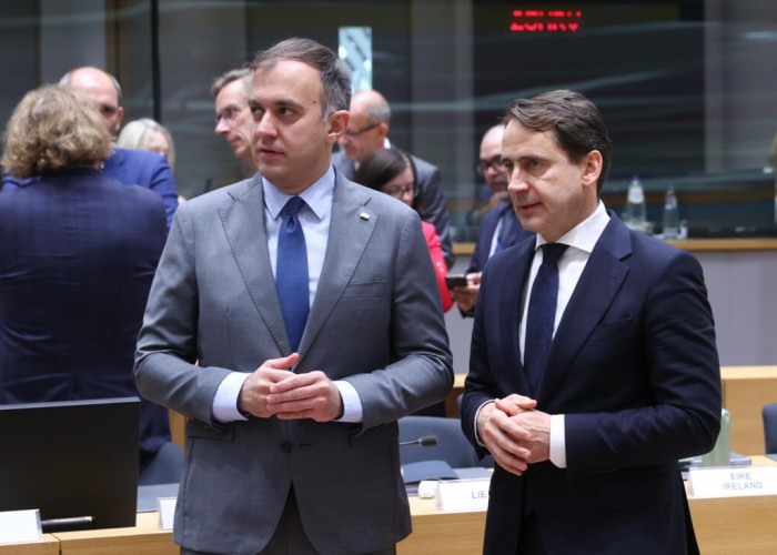 Ο ΥΦΥΠΕΞ Χατζηβασιλείου στις Βρυξέλλες: Συναντήθηκε με Ευρωπαίους Επιτρόπους Άμυνας, Συνοχής και Μεσογείου