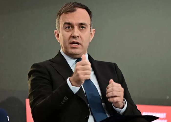 ΥΦΥΠΕΞ Χατζηβασιλείου: «Αρκετά με τους μαθητευόμενους μάγους στην οικονομία – Η χώρα δεν έχει ανάγκη από λαϊκισμό αλλά από ευθύνη»