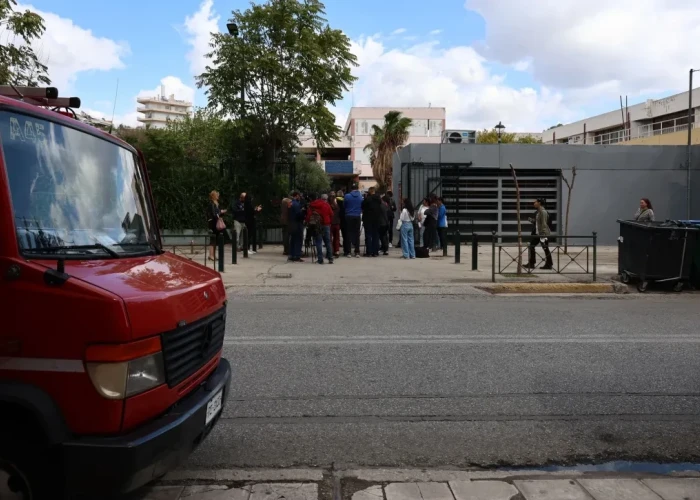 Παραμένουν κλειστά τα σχολεία της Γκράβας με νέα απόφαση Δούκα - Με τηλεκπαίδευση τα μαθήματα