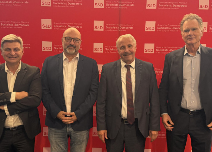 Ευρωβουλευτές ΠΑΣΟΚ: «Τα data centers «διψούν» για νερό και «καίνε» ρεύμα - Ποιος θα πληρώσει τον λογαριασμό» ;