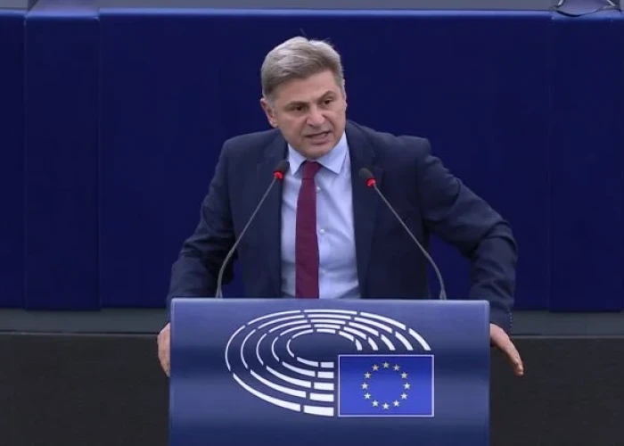 Φαραντούρης για Σινά: Μόνη αρμόδια η Σιναϊτική Κοινότητα. Γιατί τέτοια σπουδή και πίεση απ' την κυβέρνηση να παραχωρηθεί η κυριότητα της Μονής;