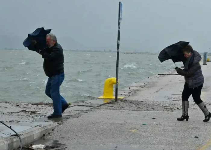 Καιρός αύριο: Έντονα φαινόμενα σε Κρήτη και Δωδεκάνησα – Θυελλώδεις άνεμοι στο Αιγαίο