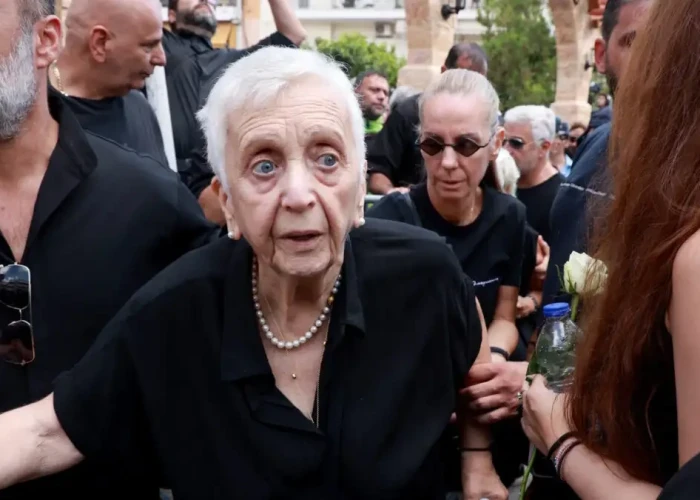 Γιώργος Μαζωνάκης: «Έχασα τον λεβέντη μου, είναι αργά πια» – Ραγίζει καρδιές η μητέρα του αείμνηστου καλλιτέχνη, Κλειώ Μαζωνάκη
