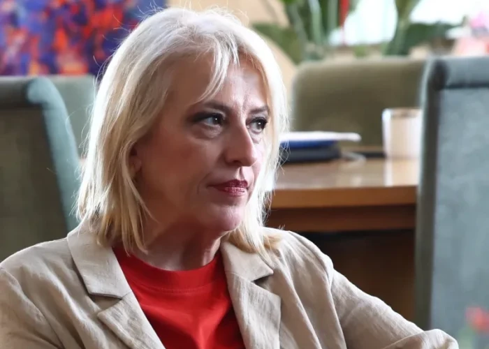 Ρένα Δούρου: «Εμείς εκφράζουμε τα λαϊκά στρώματα, τις μικρομεσαίες επιχειρήσεις»
