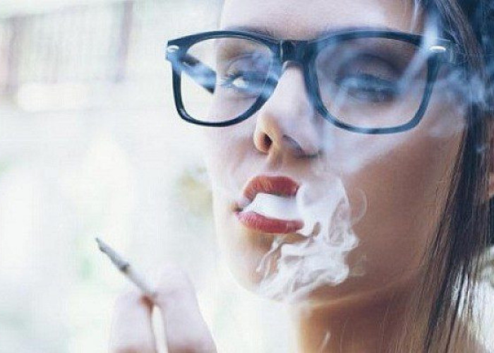 Κάπνισμα: 6 τρόφιμα για να αποβάλλετε τη νικοτίνη από το σώμα