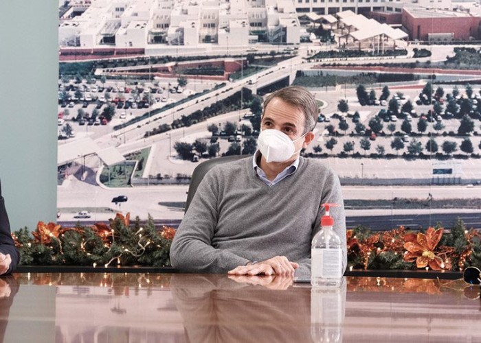 Μητσοτάκης: Χριστούγεννα με μια οικογένεια ακόμα