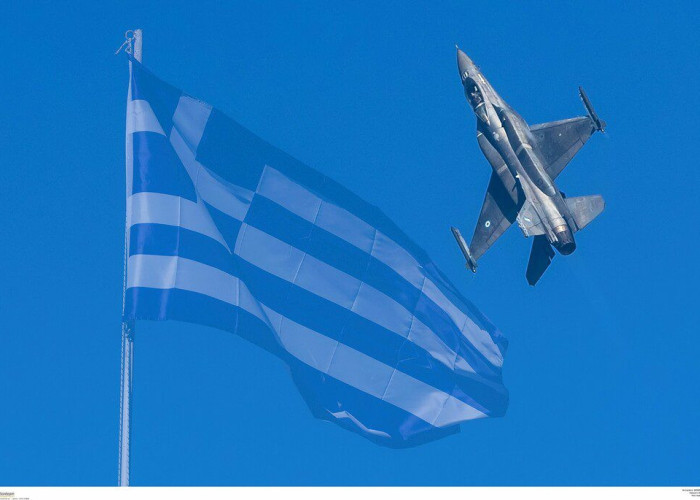 Το μήνυμα του πιλότου του F-16 ΖΕΥΣ για την 25η Μαρτίου: «Ψηλά τα βλέμματα και οι καρδιές»