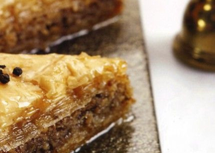 Ελληνικός νηστίσιμος μπακλαβάς με μέλι