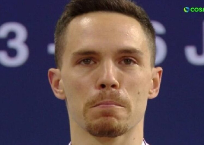 Λευτέρης Πετρούνιας: Ρίγη συγκίνησης – Δάκρυσε κατά την ανάκρουση του εθνικού ύμνου