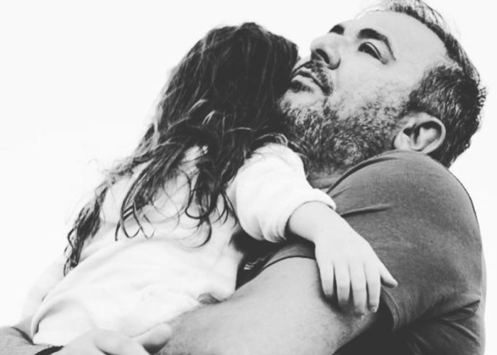 Αντώνης Ρέμος: Περήφανος και τρυφερός χαζομπαμπάς