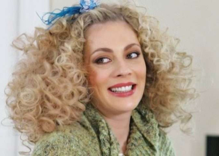 Η Σμαράγδα Καρύδη νόσησε με κορωνοϊό: «Σηκώνω τα χέρια με τους ψεκασμένους και τους αρνητές»