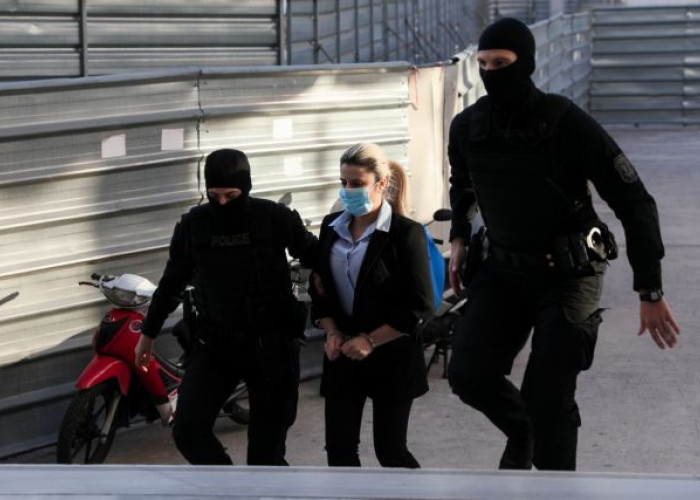 Επίθεση με βιτριόλι – 15 χρόνια φυλάκιση για την Έφη!