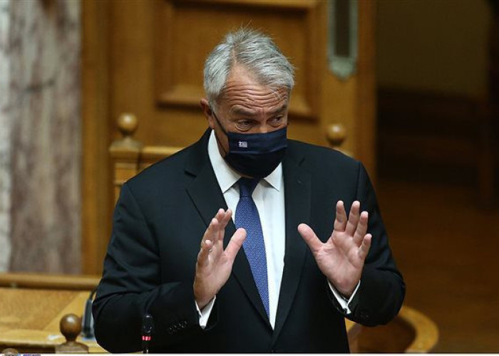 Στους ανεμβολίαστους δημοσίους υπαλλήλους που αρνούνται να κάνουν τεστ: Πρόστιμο 300 ευρώ,  Για κάθε εβδομάδα!