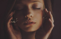 ΟΙ ΔΥΝΑΤΟΙ ΑΝΘΡΩΠΟΙ ΣΥΓΧΩΡΟΥΝ, ΑΚΟΜΑ ΚΑΙ ΑΥΤΟΥΣ ΠΟΥ ΔΕΝ ΤΟ ΑΞΙΖΟΥΝ!