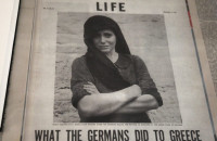 H φωτογραφία-σύμβολο της σφαγής του Διστόμου που δημοσιεύτηκε στο Life και συγκλόνισε τον κόσμο