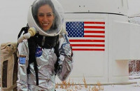ΤΟ «ΧΡΥΣΟ ΚΟΡΙΤΣΙ» ΤΗΣ NASA ΕΙΝΑΙ ΕΛΛΗΝΙΔΑ ΚΑΙ ΕΧΕΙ ΣΑΡΩΣΕΙ ΟΛΑ ΤΑ ΒΡΑΒΕΙΑ!
