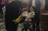 Σηκώθηκε Όρθιο Όλο Το Αμφιθέατρο Του Πανεπιστήμιου Θεσσαλίας Για Τετραπληγικό Αριστούχο Φοιτητή