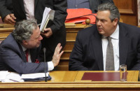 ΚΑΤΡΟΥΓΚΑΛΟΣ: ΔΙΚΑΙΩΜΑ ΤΩΝ ΣΚΟΠΙΑΝΩΝ ΝΑ ΑΥΤΟΠΡΟΣΔΙΟΡΙΖΟΝΤΑΙ ΜΑΚΕΔΟΝΕΣ-ΚΑΜΜΕΝΟΣ:TOTE TI ΣΗΜΑΣΙΑ ΕΧΕΙ Η ΣΥΜΦΩΝΙΑ ΤΩΝ ΠΡΕΣΠΩΝ;